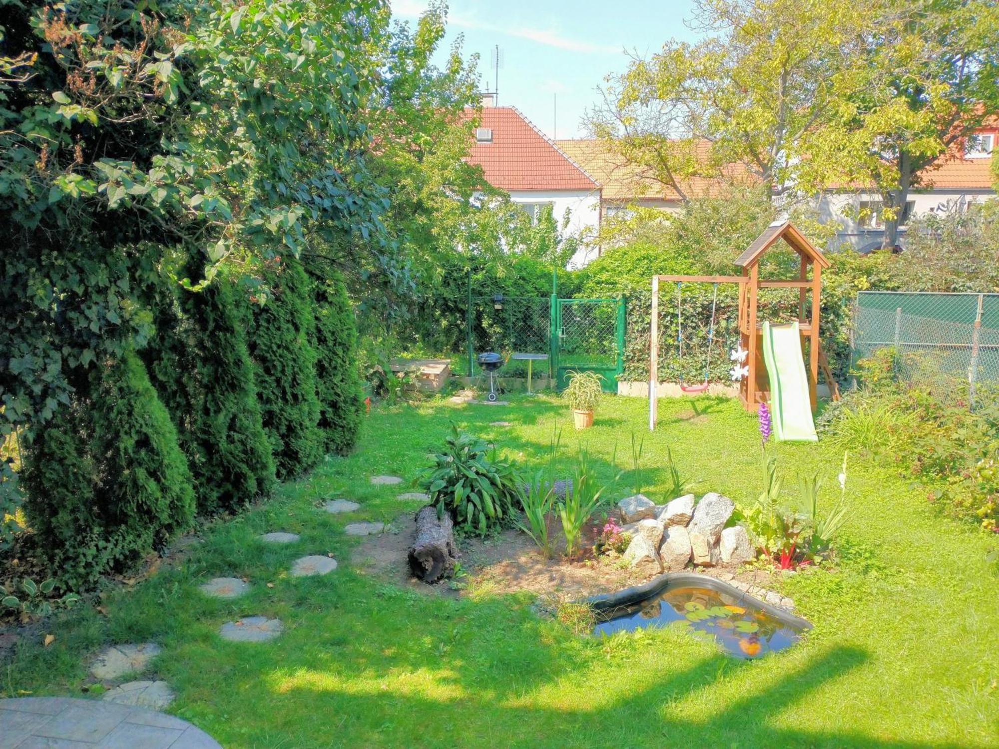 Duplex With Garden Apartment Praga Exterior foto