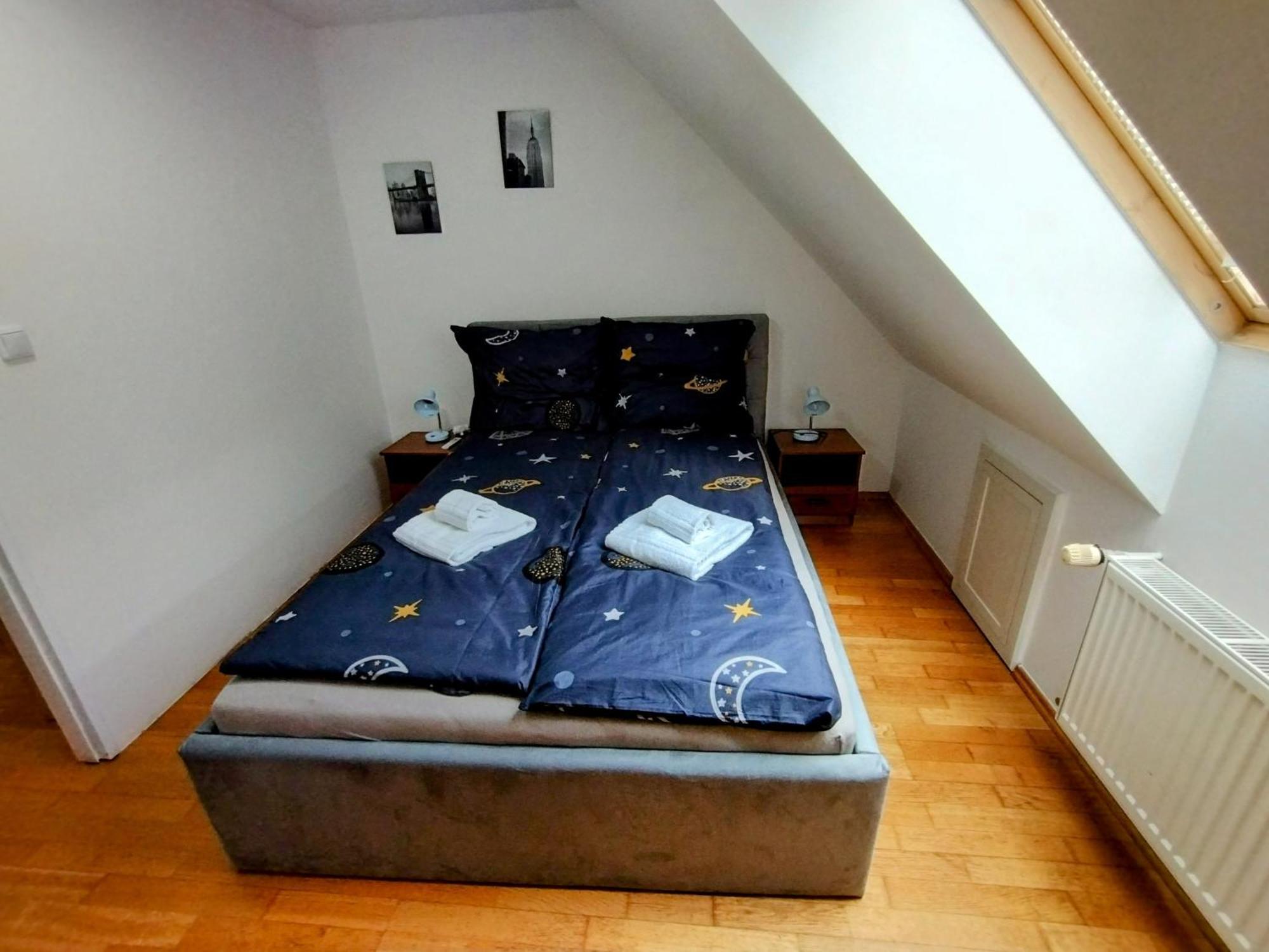 Duplex With Garden Apartment Praga Exterior foto